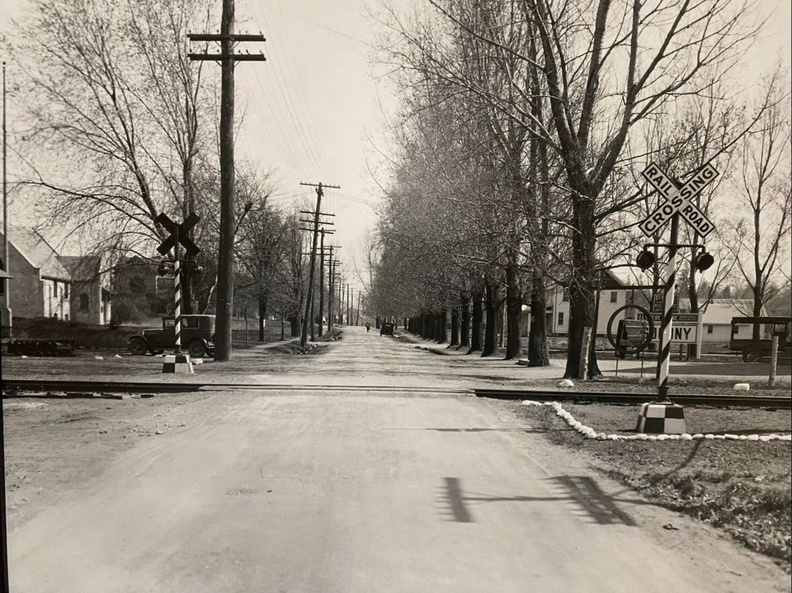 Looking down Elsmere Avenue from Delaware before the underpass was built. Elsmere Ave.jpg